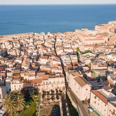 Apollo & Artemide Apartmán